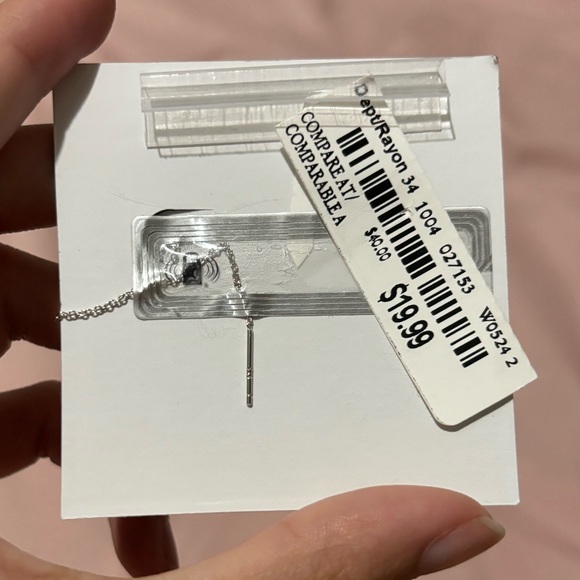 BRAND NEW - Butterfly Thread Earrings - Picture 2 of 2